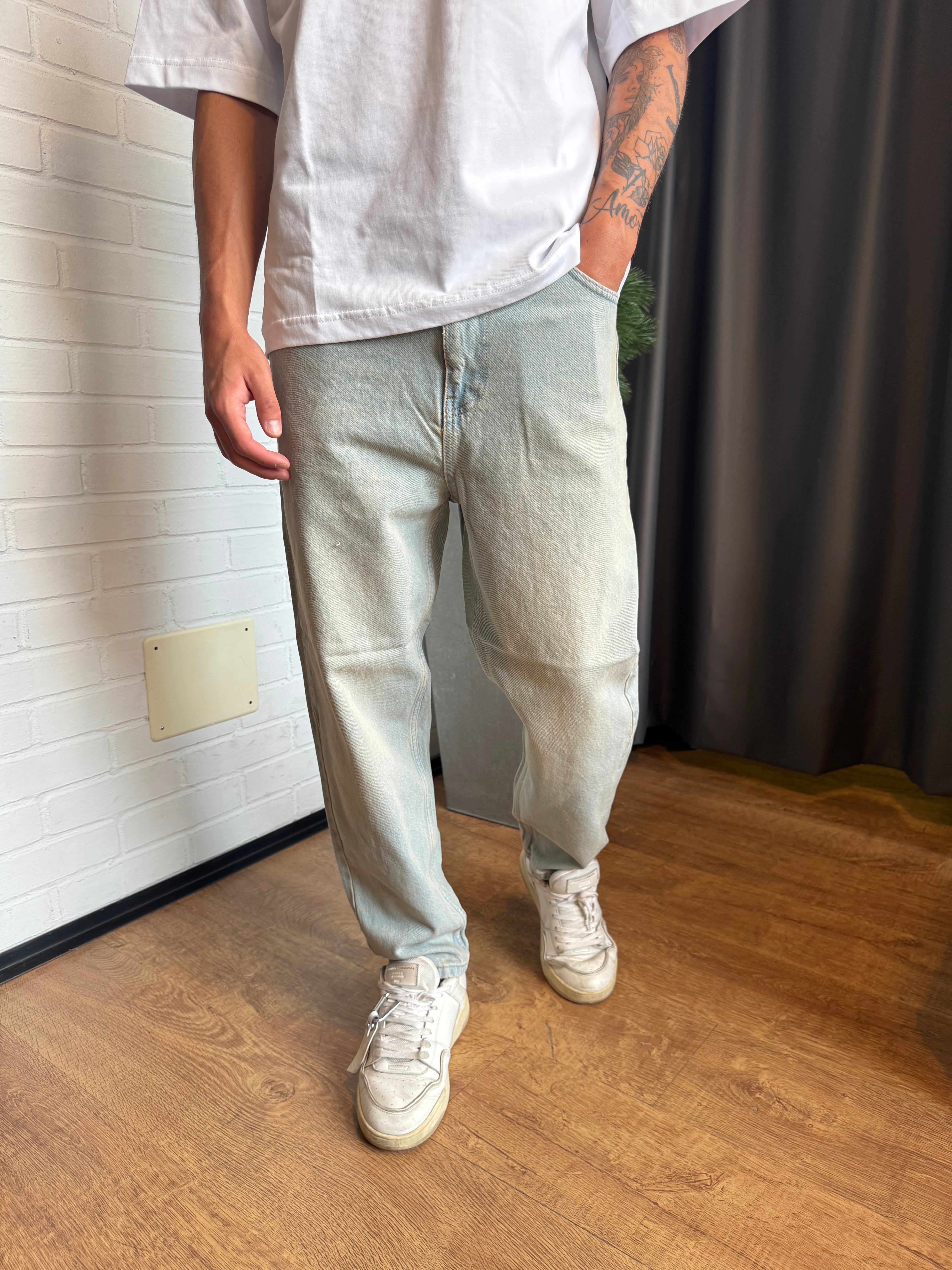 JEANS LOOSE NEW JOB