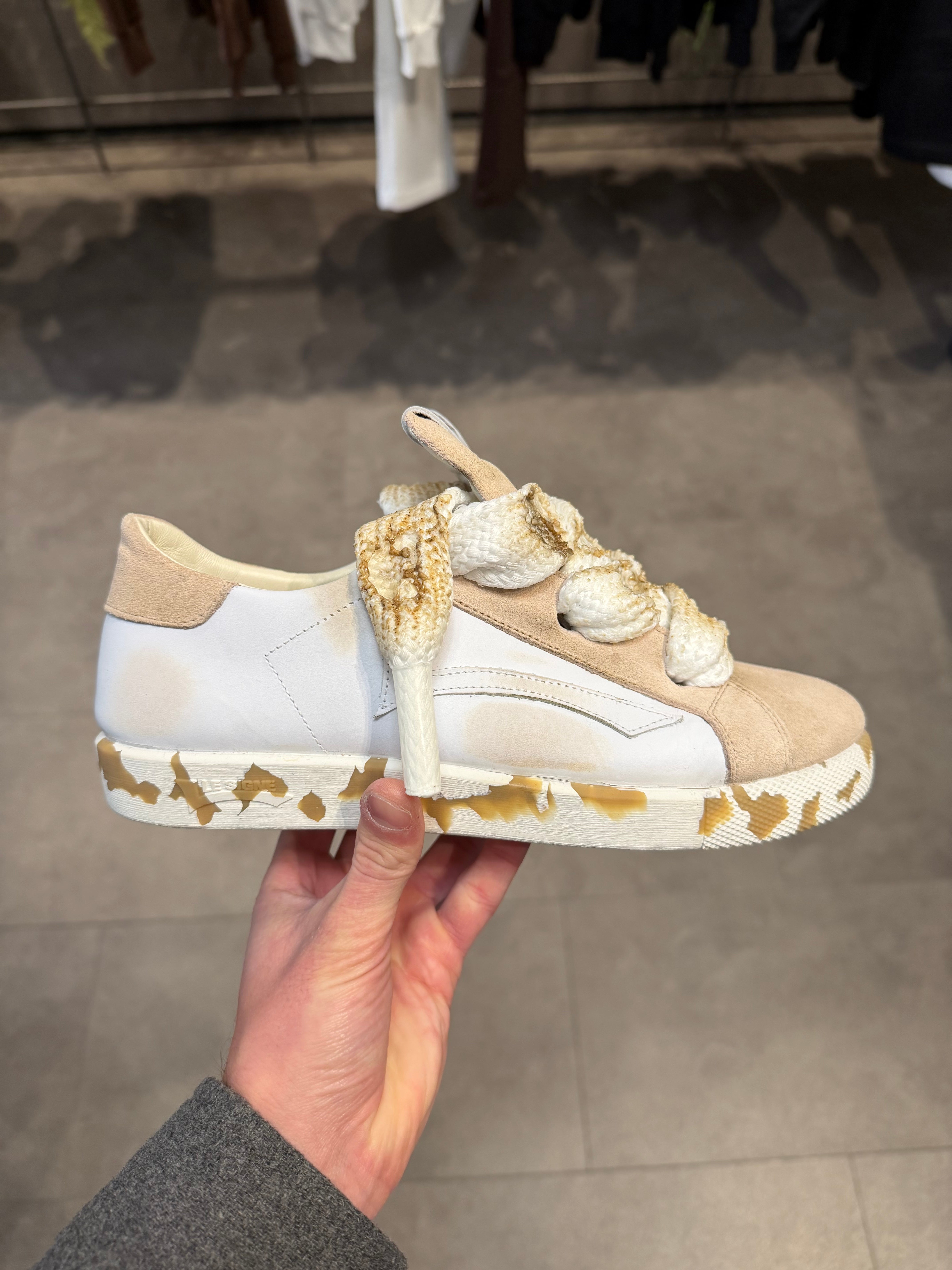 SNEAKER MAJIN BU LESIGNE