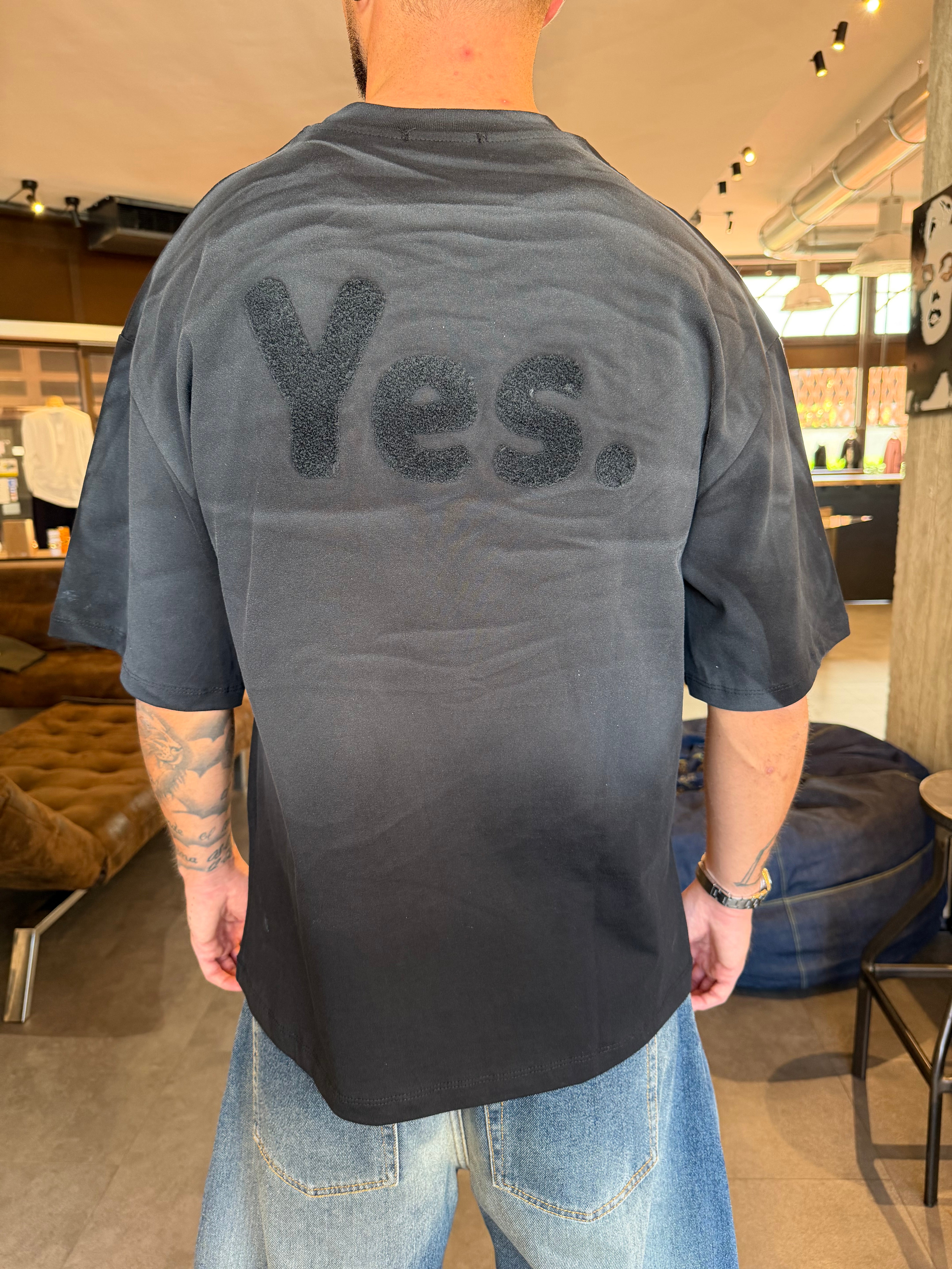 T-shirt "YES" Limited