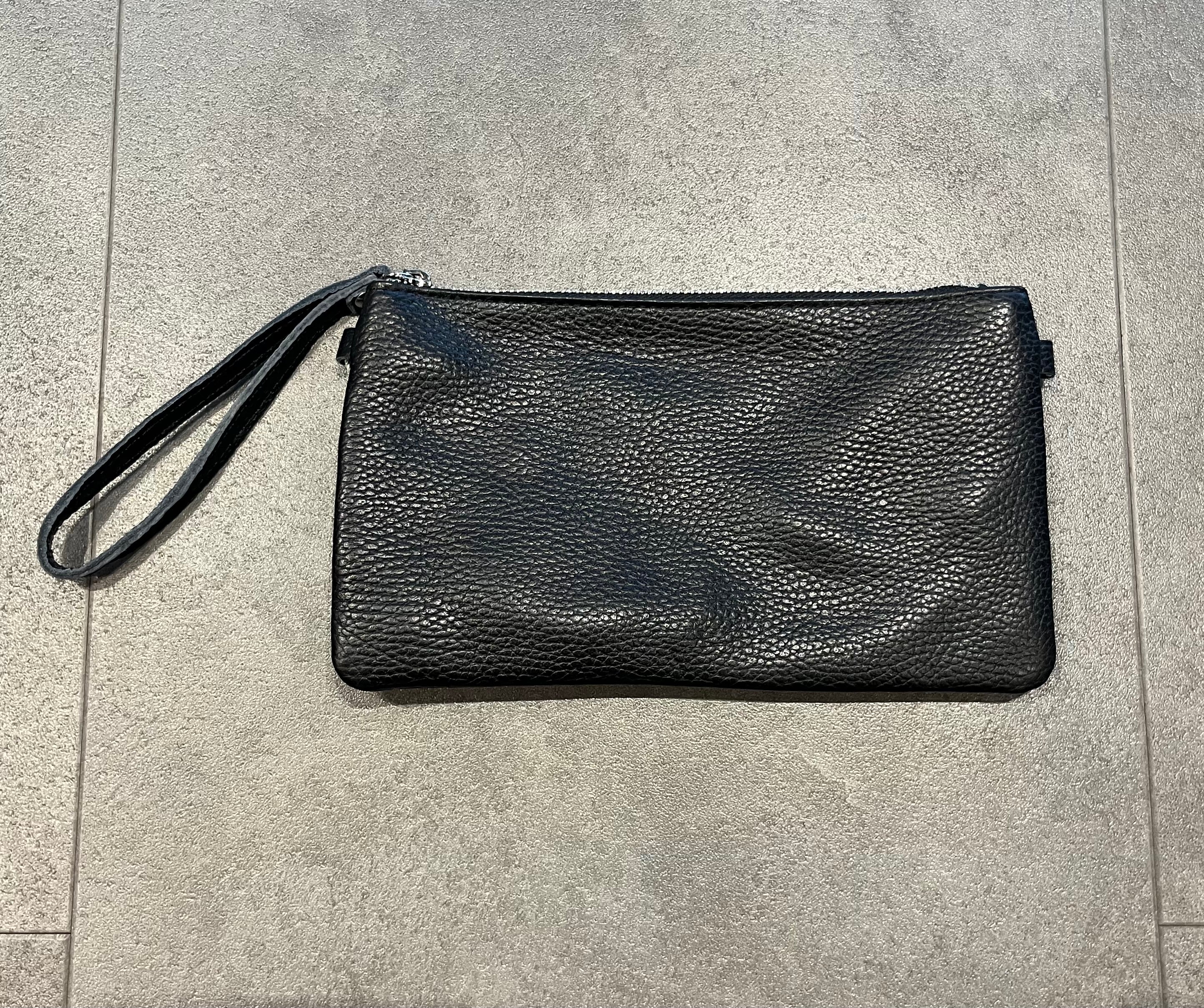 Pochette nera in pelle