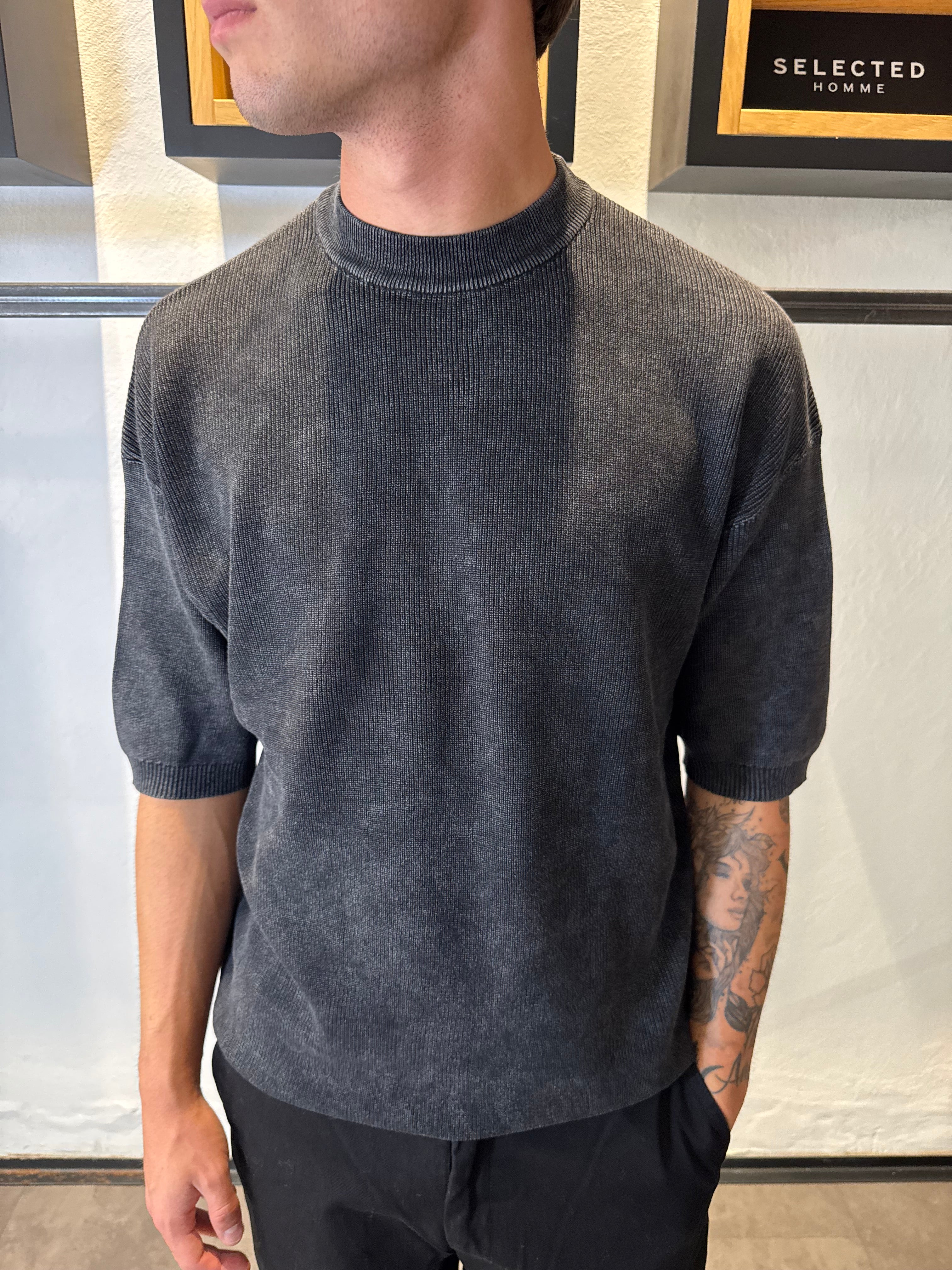 T-SHIRT FILATA OVER IN COTONE NERA