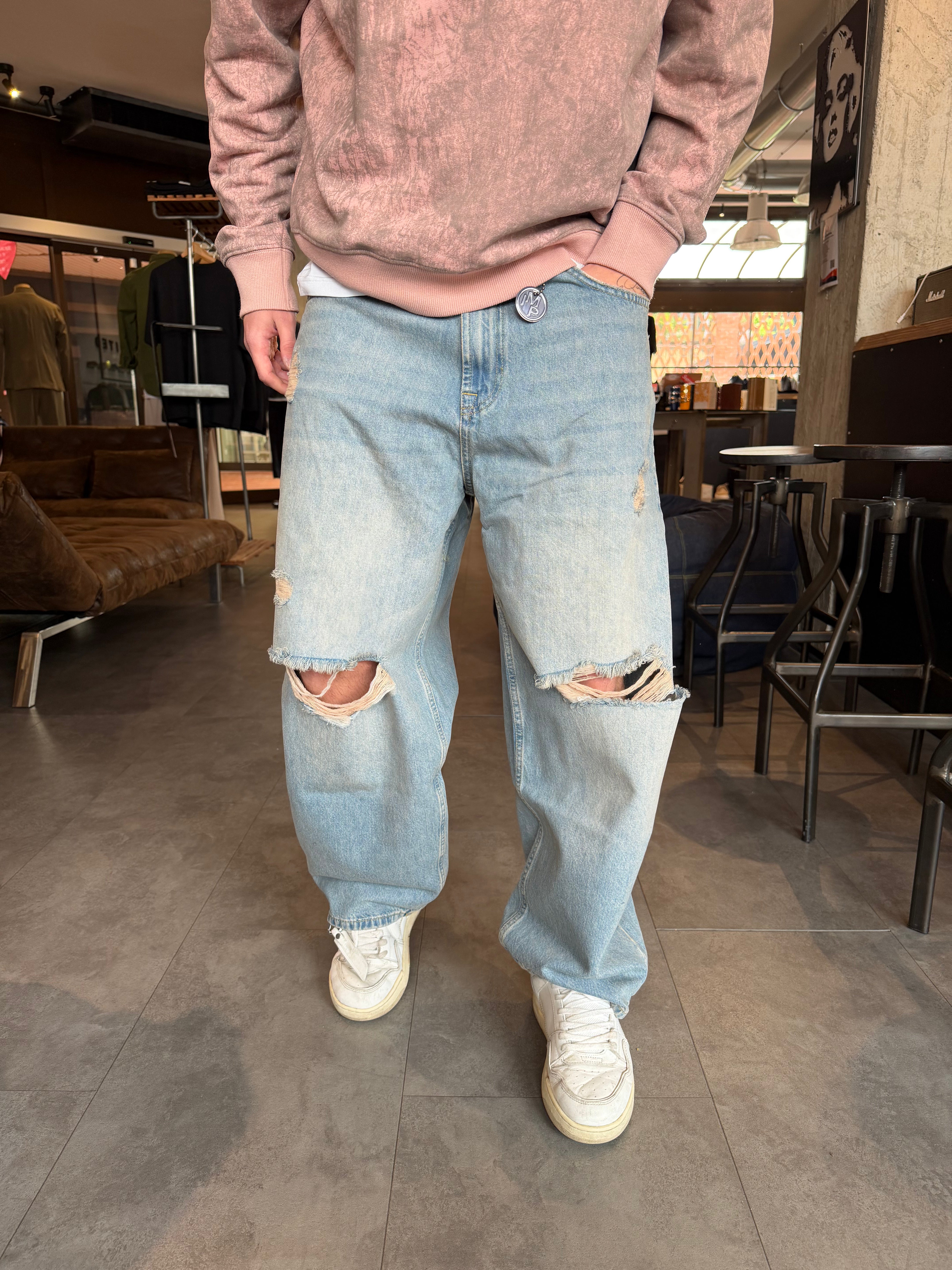 Jeans  Skater con strappi Imperial
